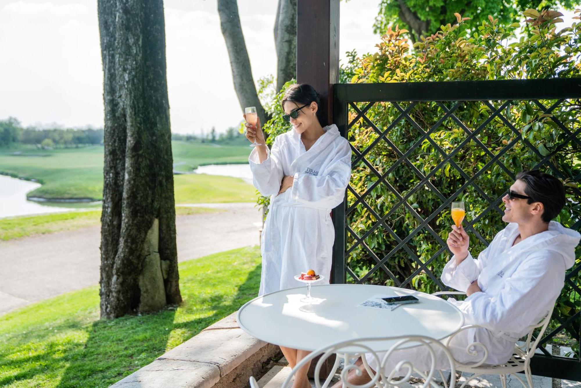 Qc Termegarda Spa & Golf Resort Кальваджезе-делла-Ривьера Экстерьер фото